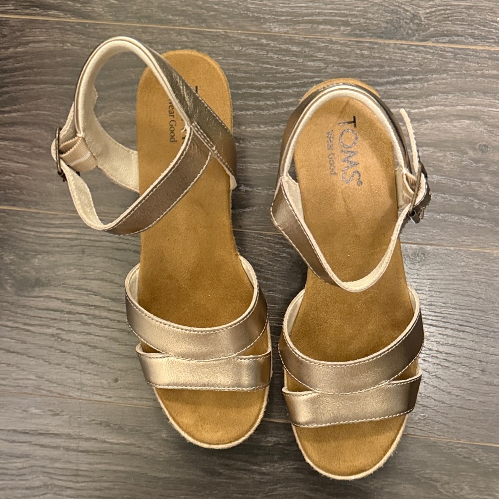 TOMS Metallic Champagne Slingback Sandals